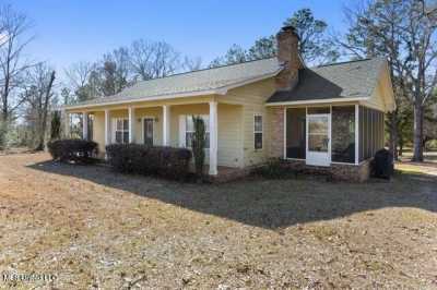 Home For Sale in Lucedale, Mississippi