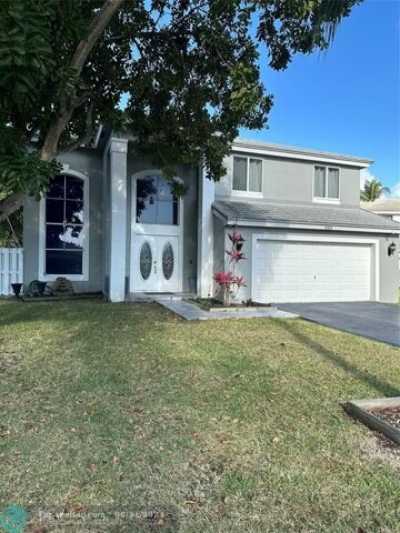 Home For Sale in Coconut Creek, Florida