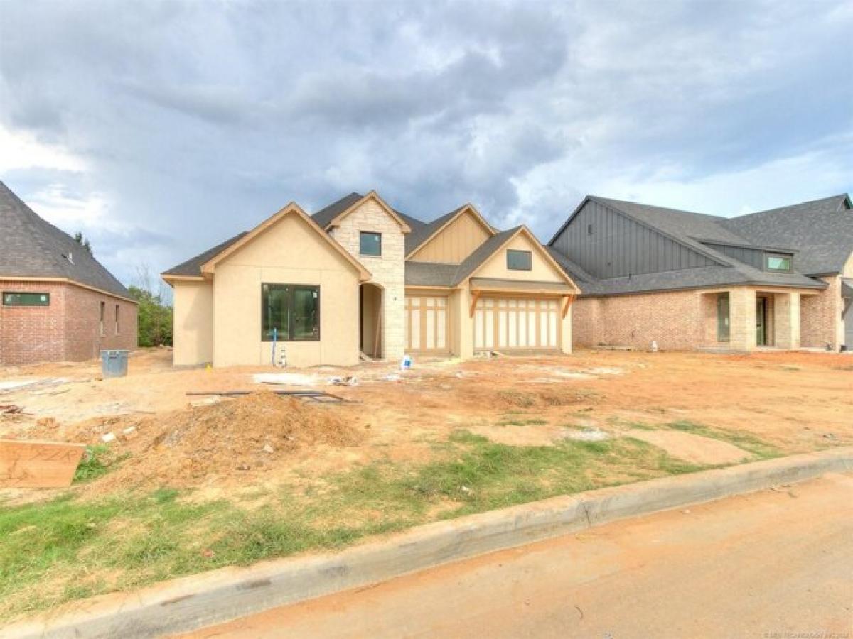 Picture of Home For Sale in Jenks, Oklahoma, United States