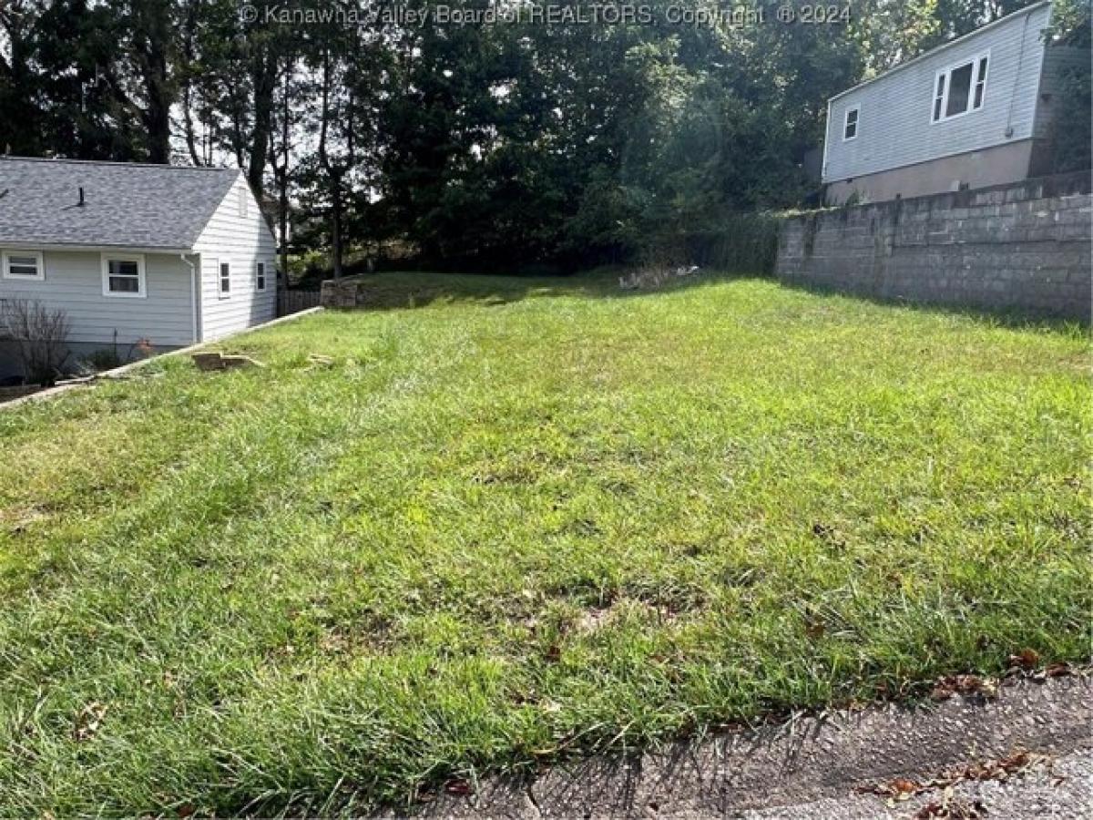 Picture of Residential Land For Sale in Saint Albans, West Virginia, United States