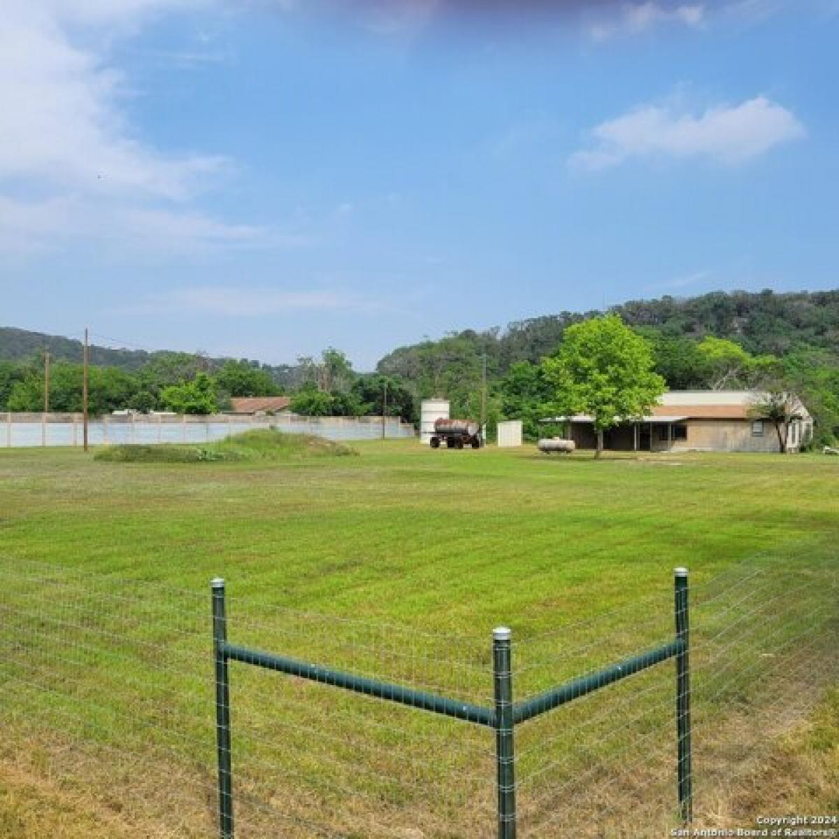 Picture of Home For Sale in Kerrville, Texas, United States