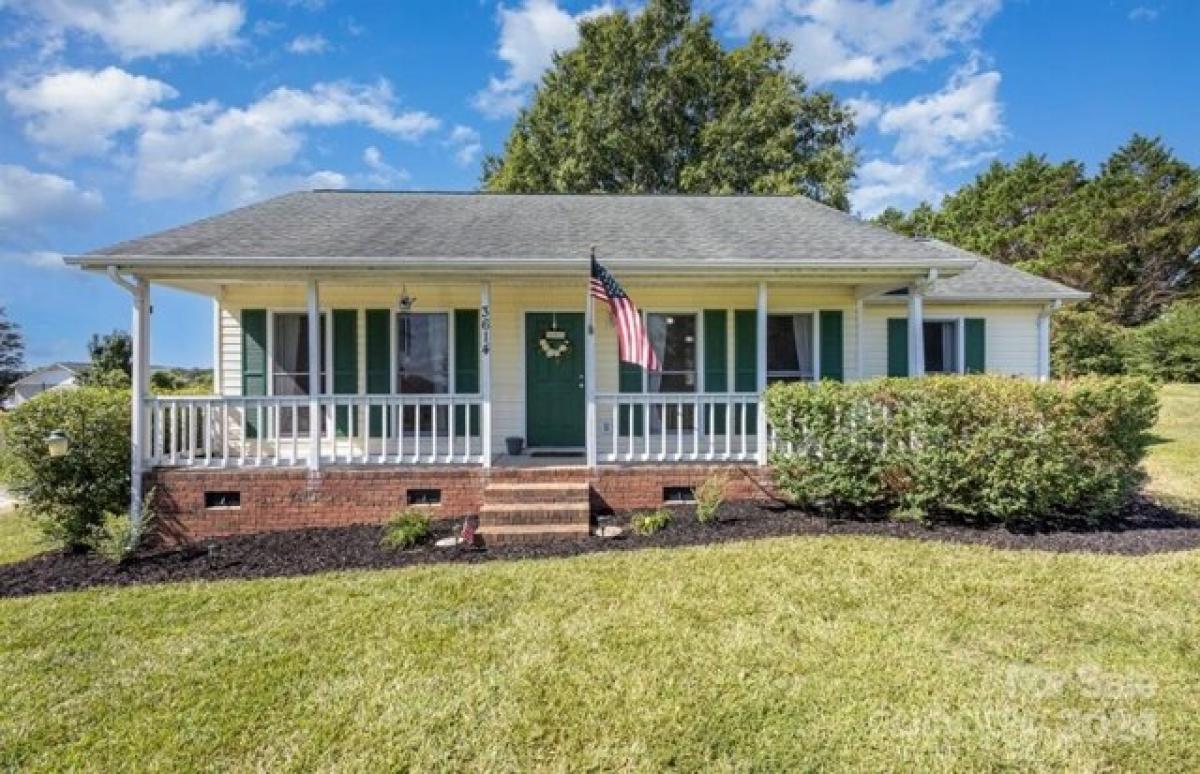 Picture of Home For Sale in Wingate, North Carolina, United States