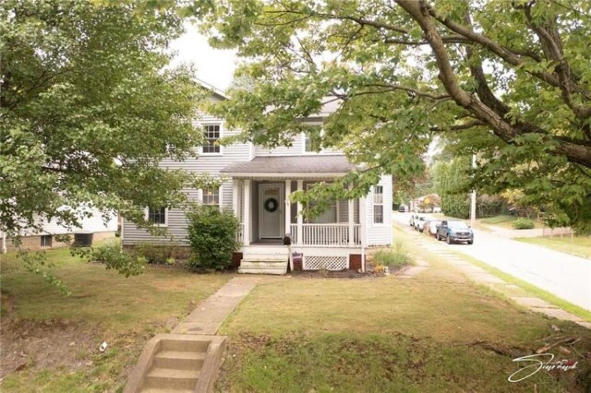 Picture of Home For Sale in Sharon, Pennsylvania, United States