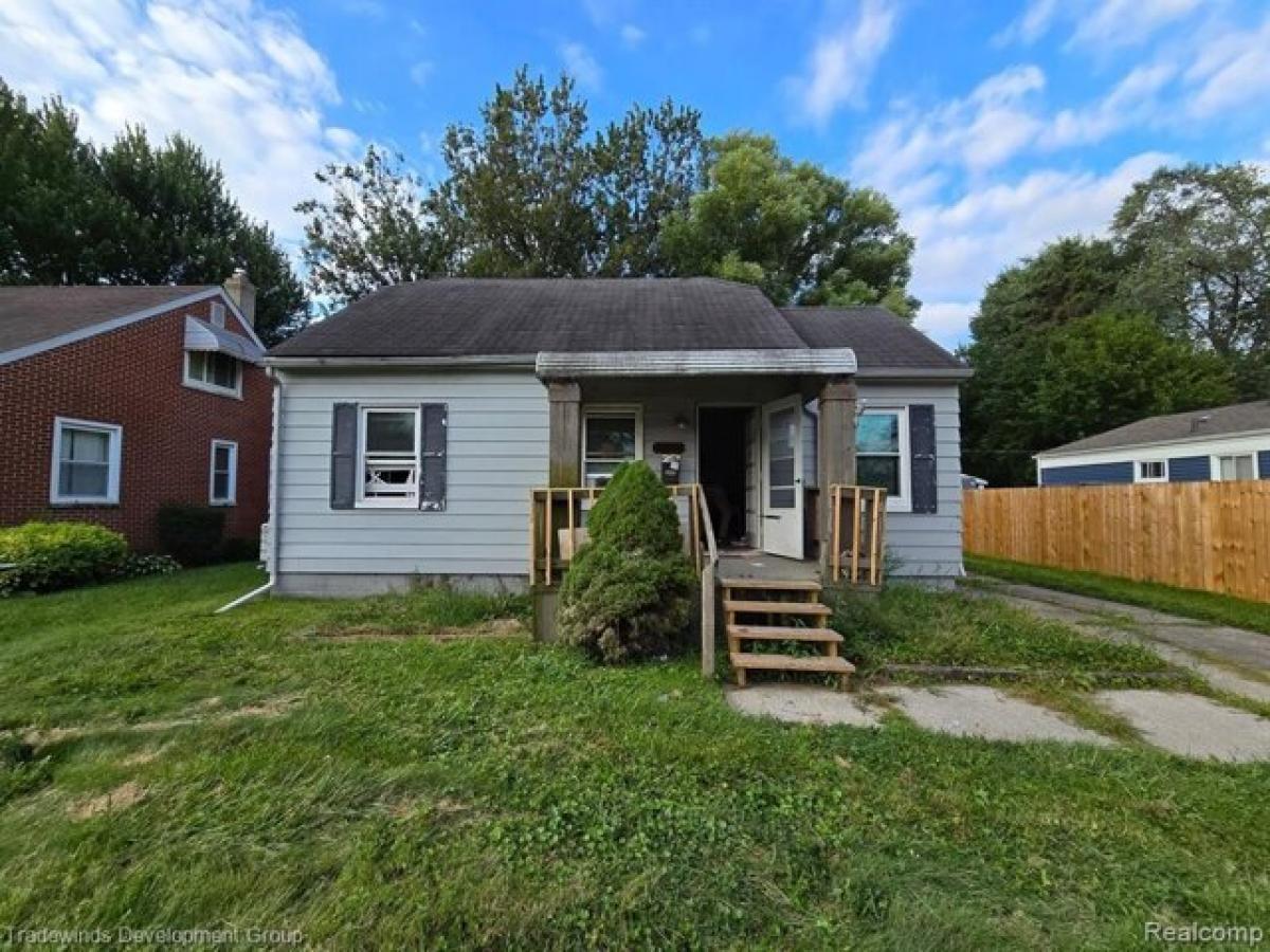 Picture of Home For Sale in Saint Clair Shores, Michigan, United States