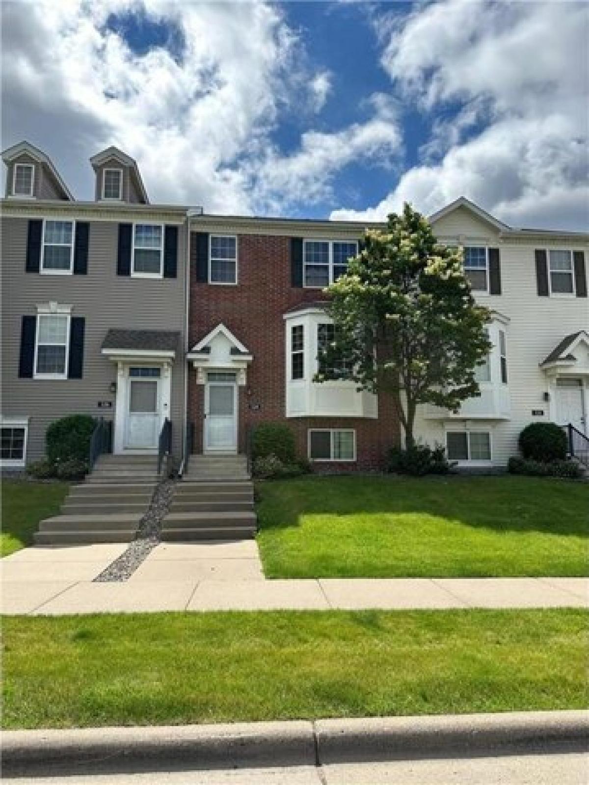 Picture of Home For Sale in Columbia Heights, Minnesota, United States