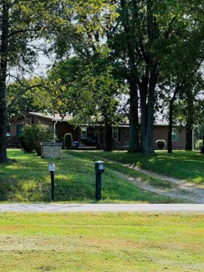 Home For Sale in Lafayette, Tennessee