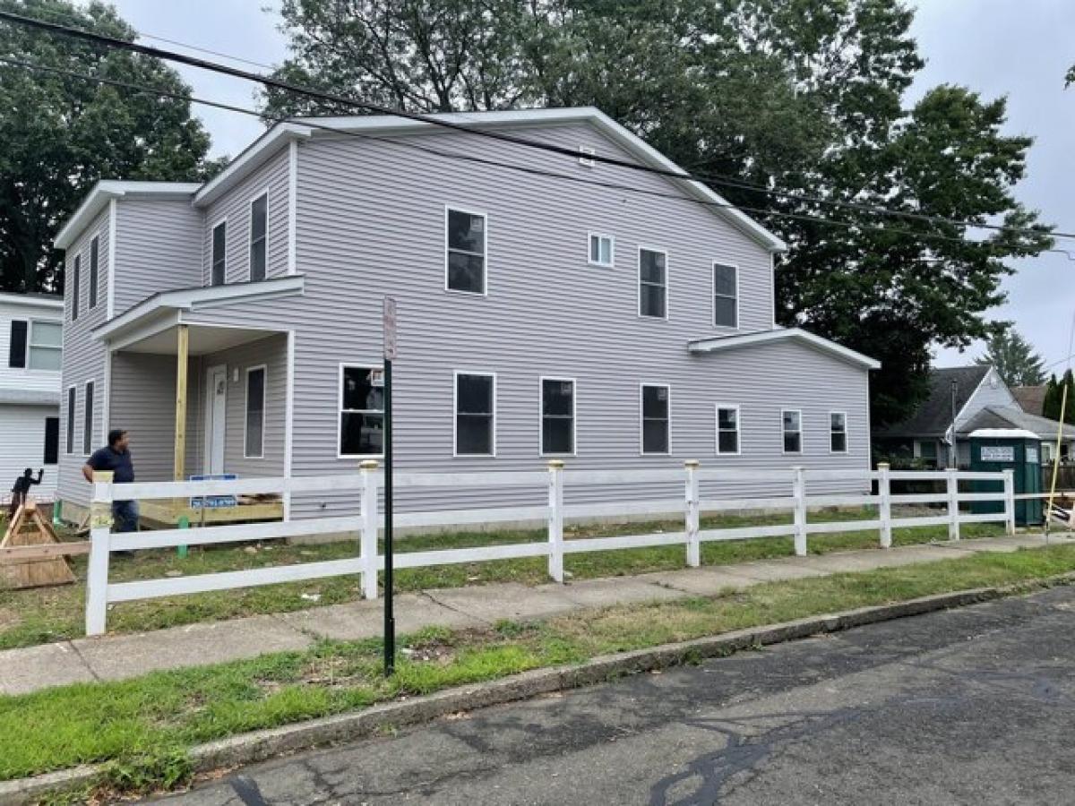 Picture of Home For Sale in Bridgeport, Connecticut, United States