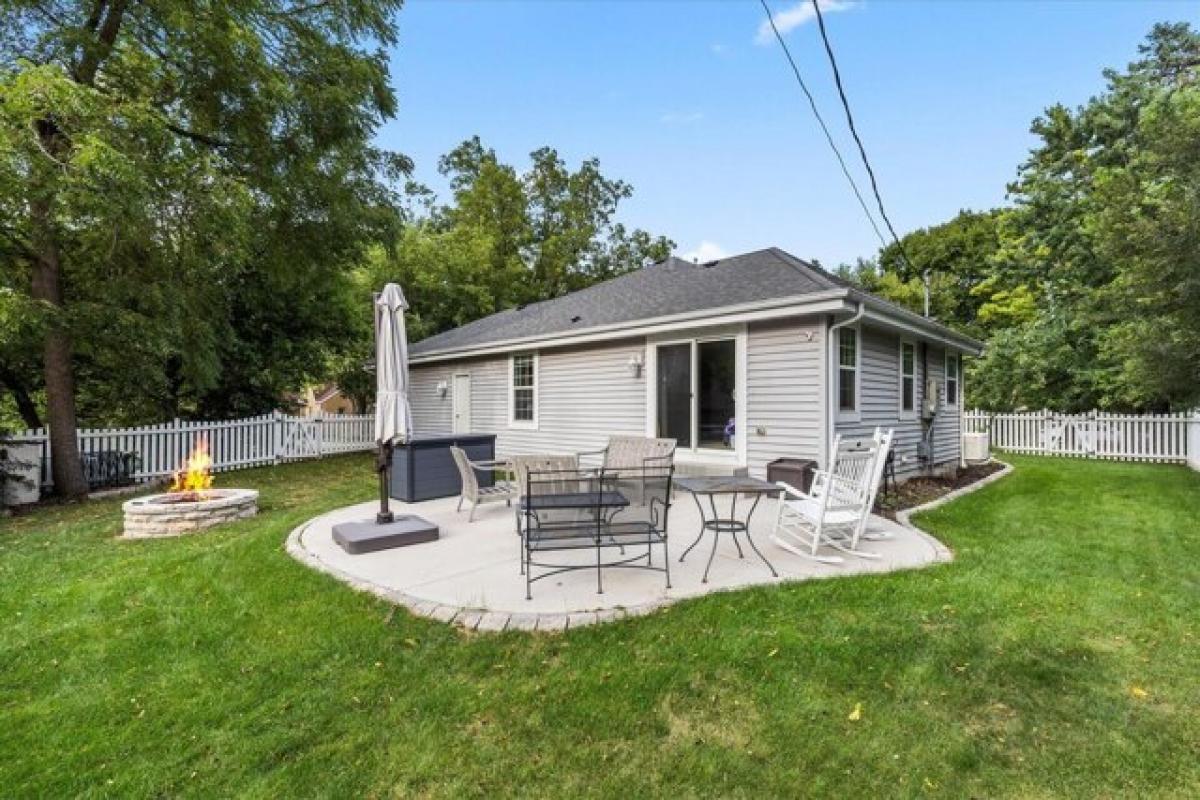 Picture of Home For Sale in Brown Deer, Wisconsin, United States