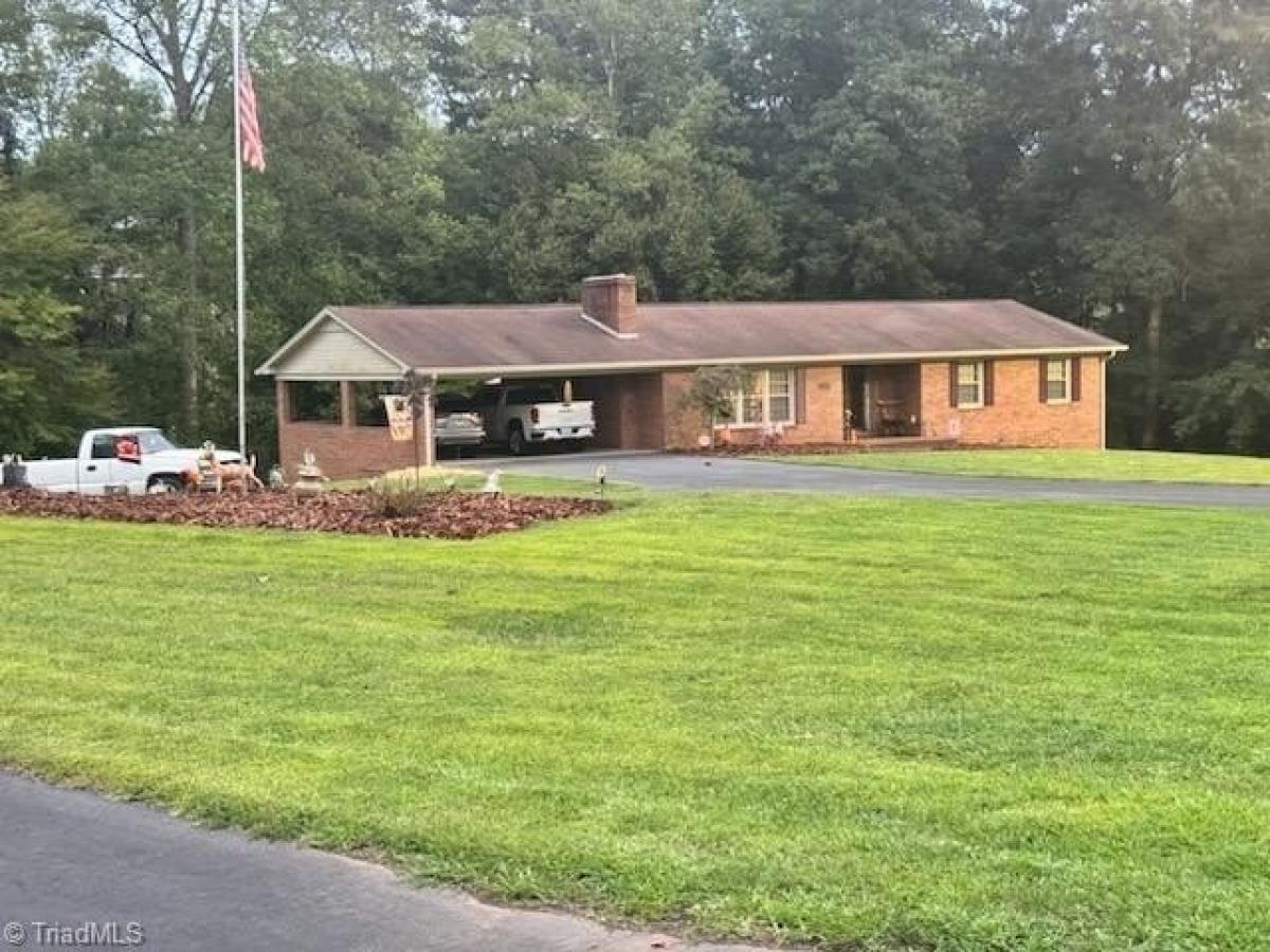 Picture of Home For Sale in Ridgeway, Virginia, United States