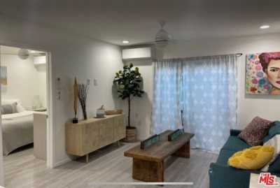 Apartment For Rent in Upland, California