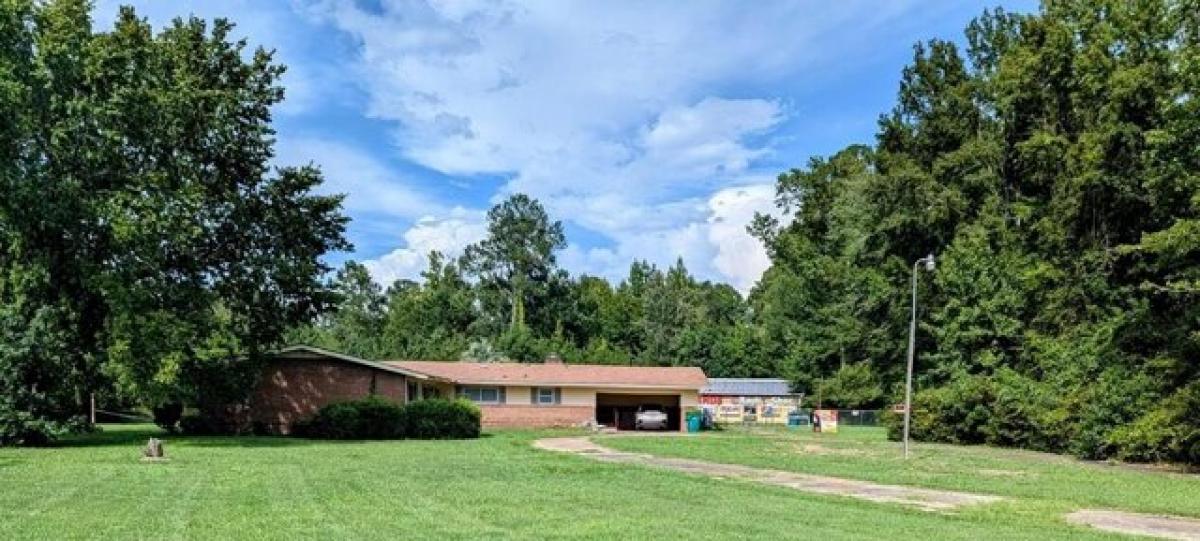 Picture of Home For Sale in Dalzell, South Carolina, United States