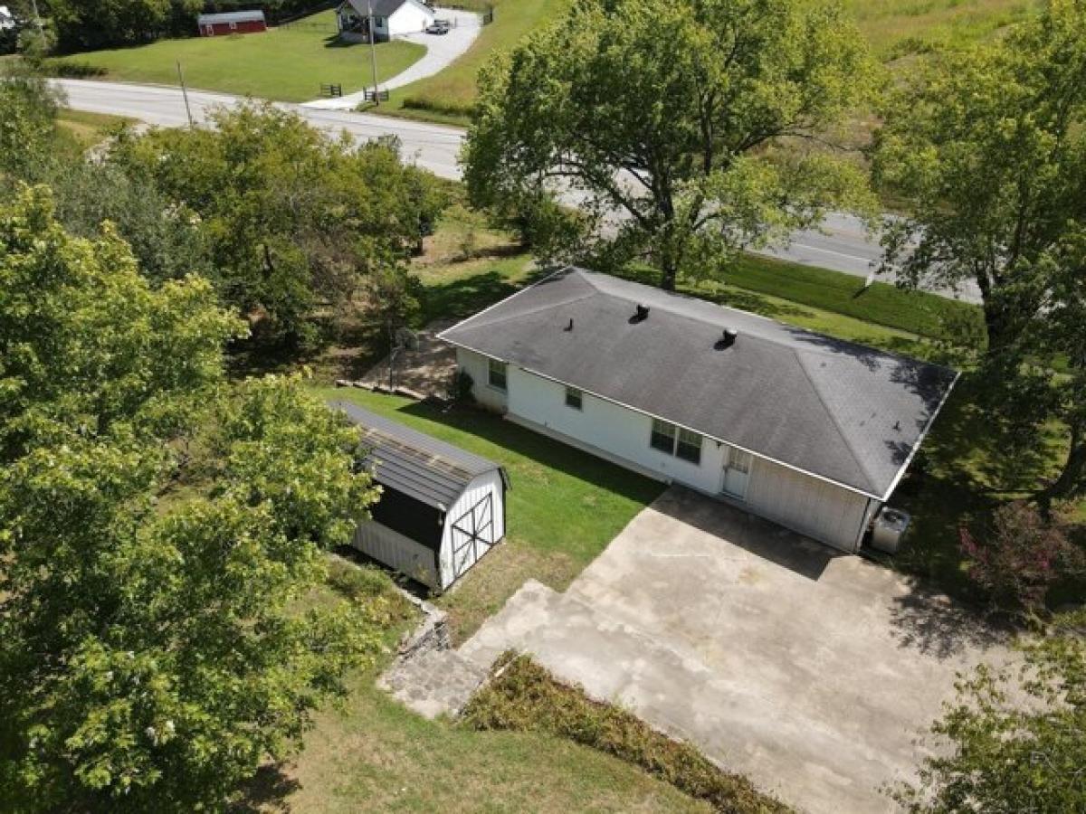 Picture of Home For Sale in Carthage, Tennessee, United States