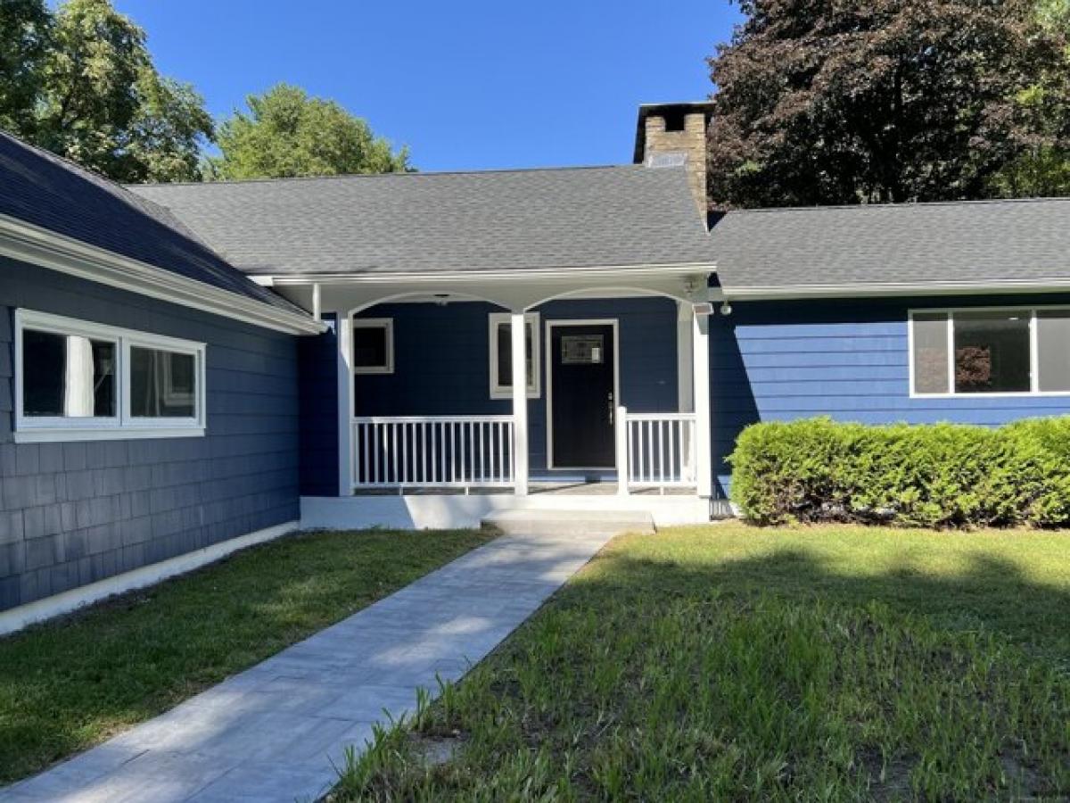 Picture of Home For Sale in New Hartford, Connecticut, United States