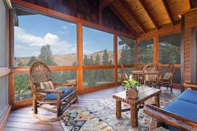 Home For Sale in Hamilton, Montana