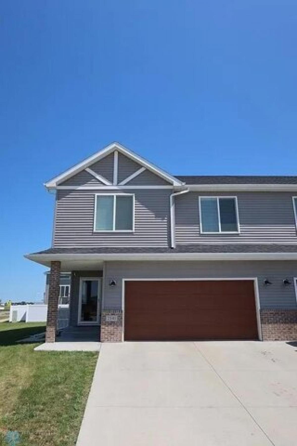 Picture of Home For Sale in West Fargo, North Dakota, United States