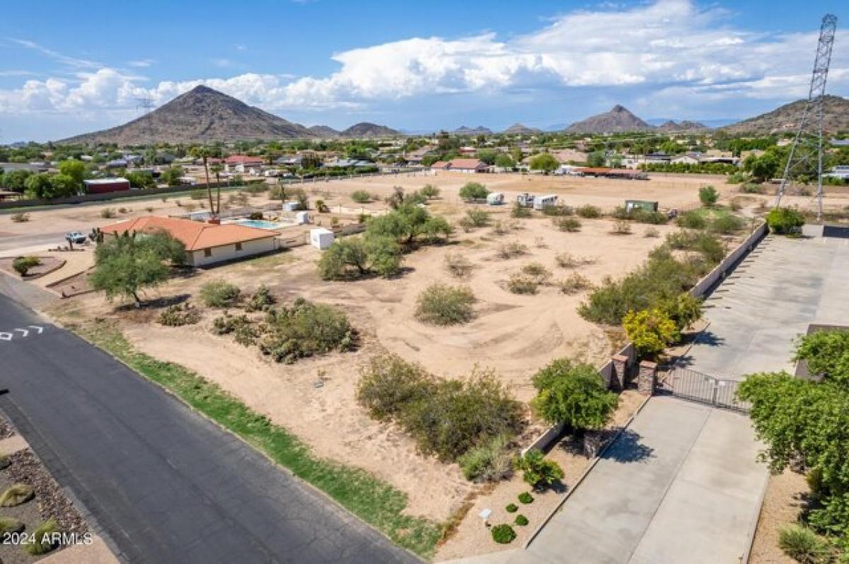 Picture of Residential Land For Sale in Glendale, Arizona, United States