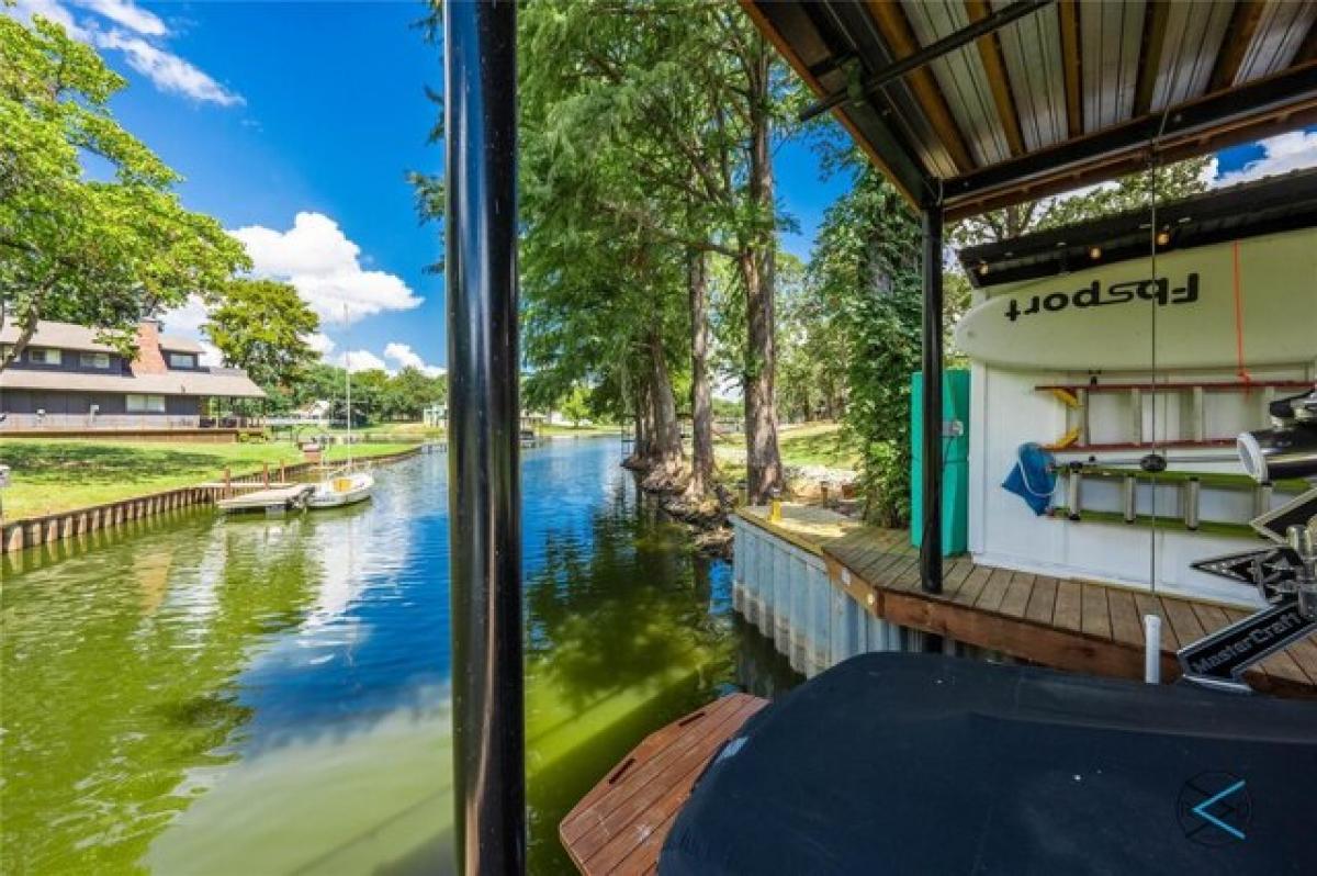 Picture of Home For Sale in Tool, Texas, United States