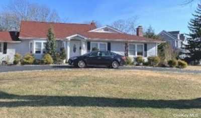 Home For Sale in Bay Shore, New York