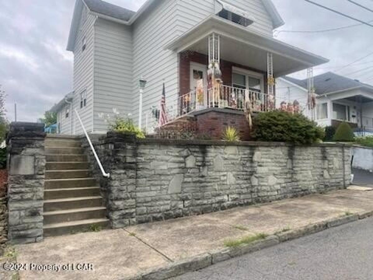 Picture of Home For Sale in Pittston, Pennsylvania, United States