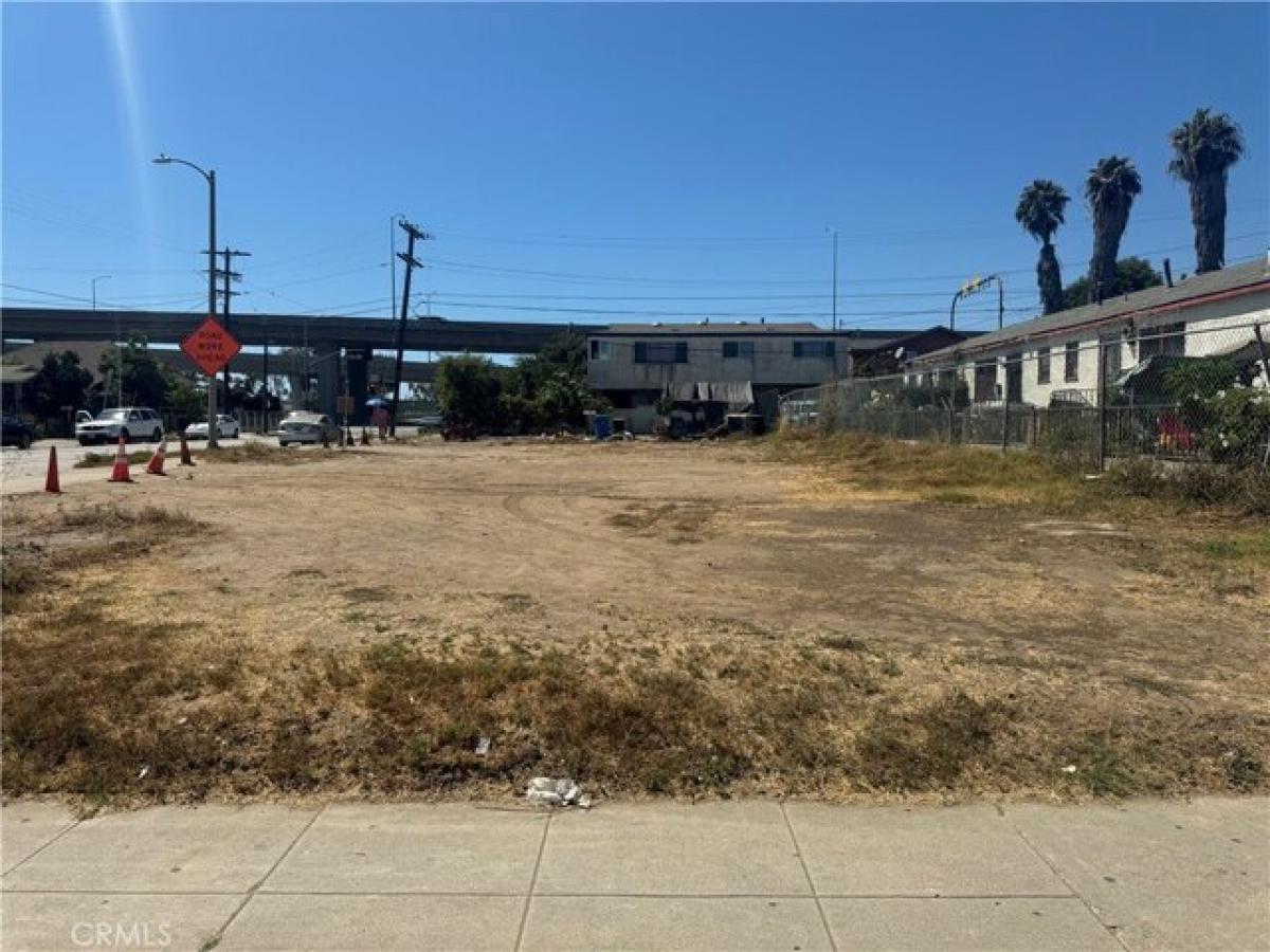 Picture of Residential Land For Sale in Los Angeles, California, United States