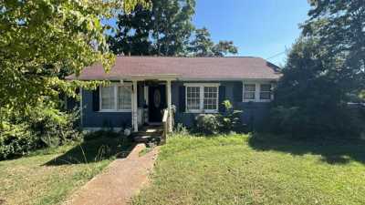 Home For Sale in Shelbyville, Tennessee