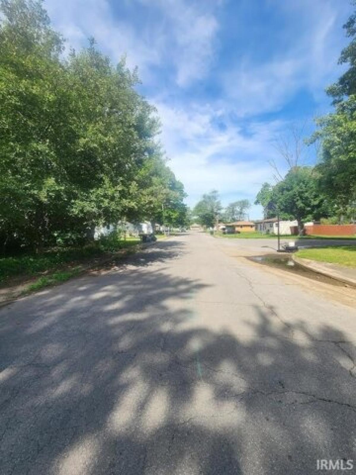 Picture of Home For Sale in Anderson, Indiana, United States