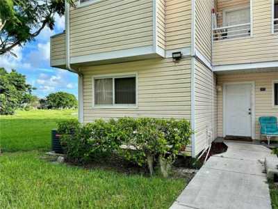 Home For Sale in Oakland Park, Florida