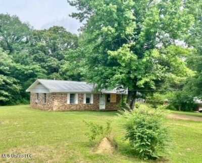 Home For Sale in Camden, Mississippi