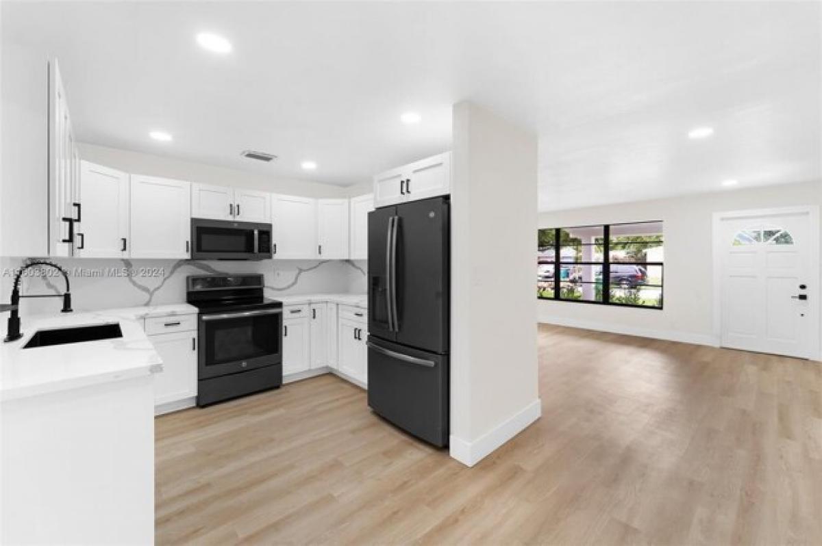 Picture of Home For Sale in Lauderhill, Florida, United States