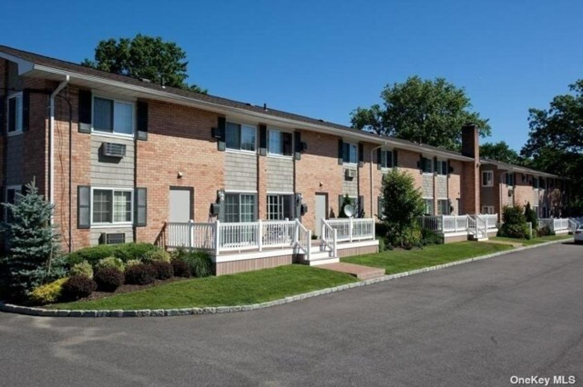 Picture of Apartment For Rent in West Babylon, New York, United States