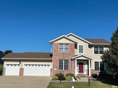 Home For Sale in Dunlap, Illinois