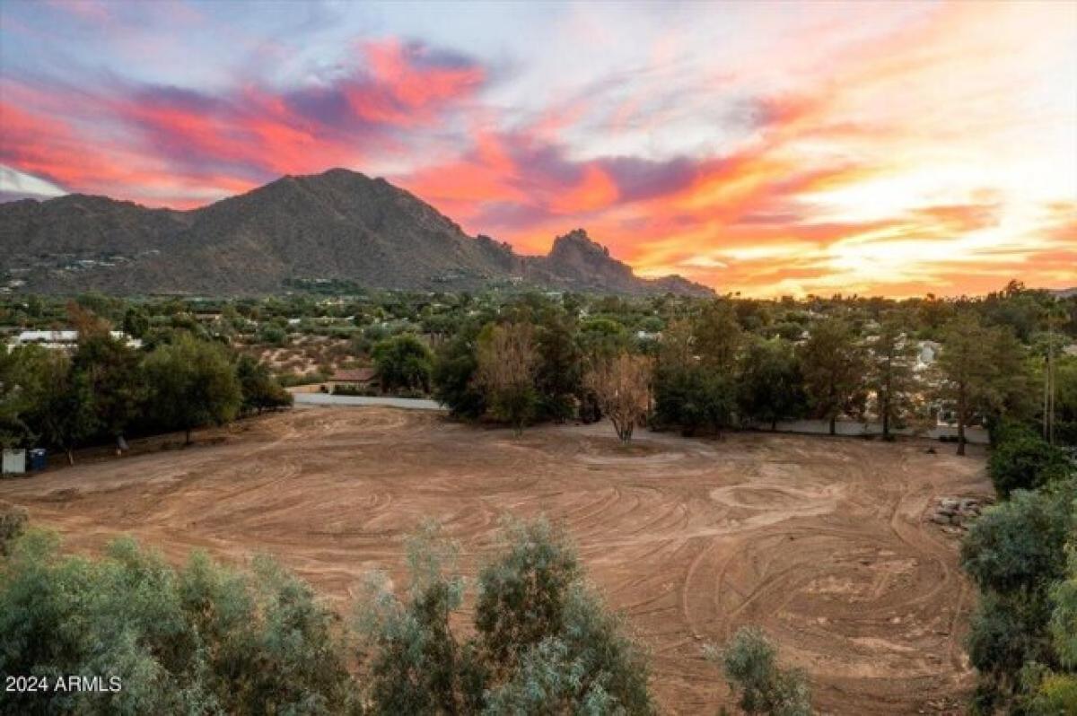 Picture of Residential Land For Sale in Paradise Valley, Arizona, United States