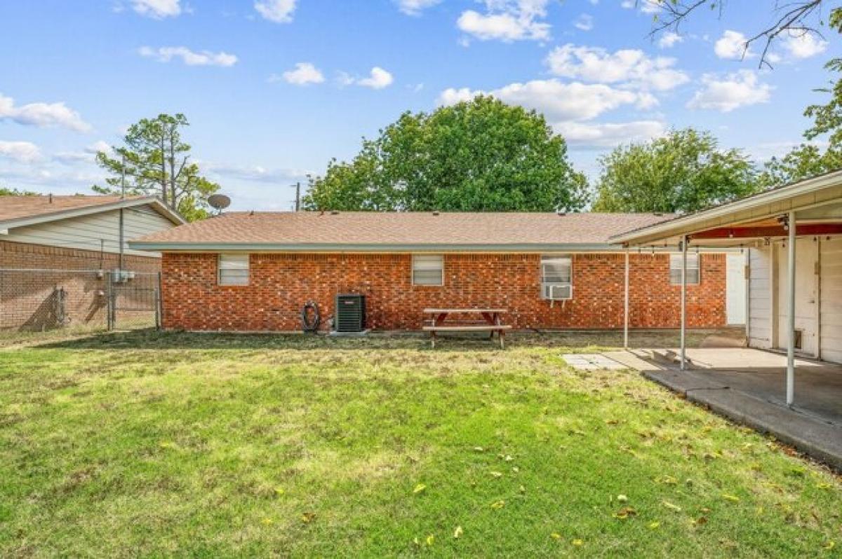 Picture of Home For Sale in Stephenville, Texas, United States