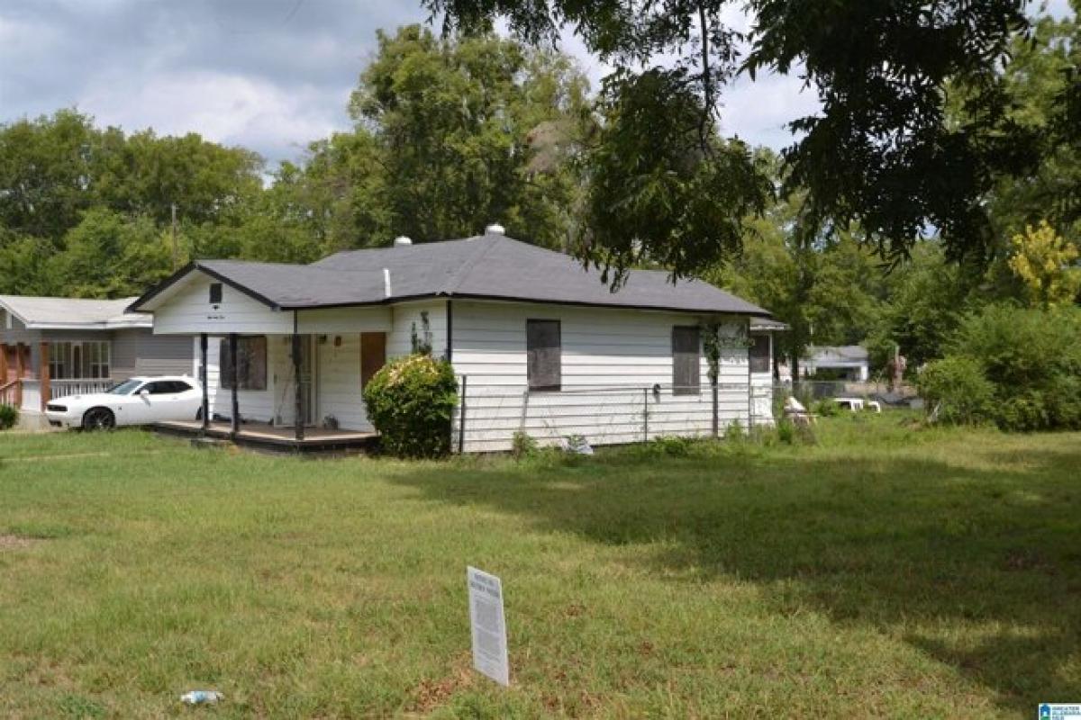 Picture of Home For Sale in Bessemer, Alabama, United States