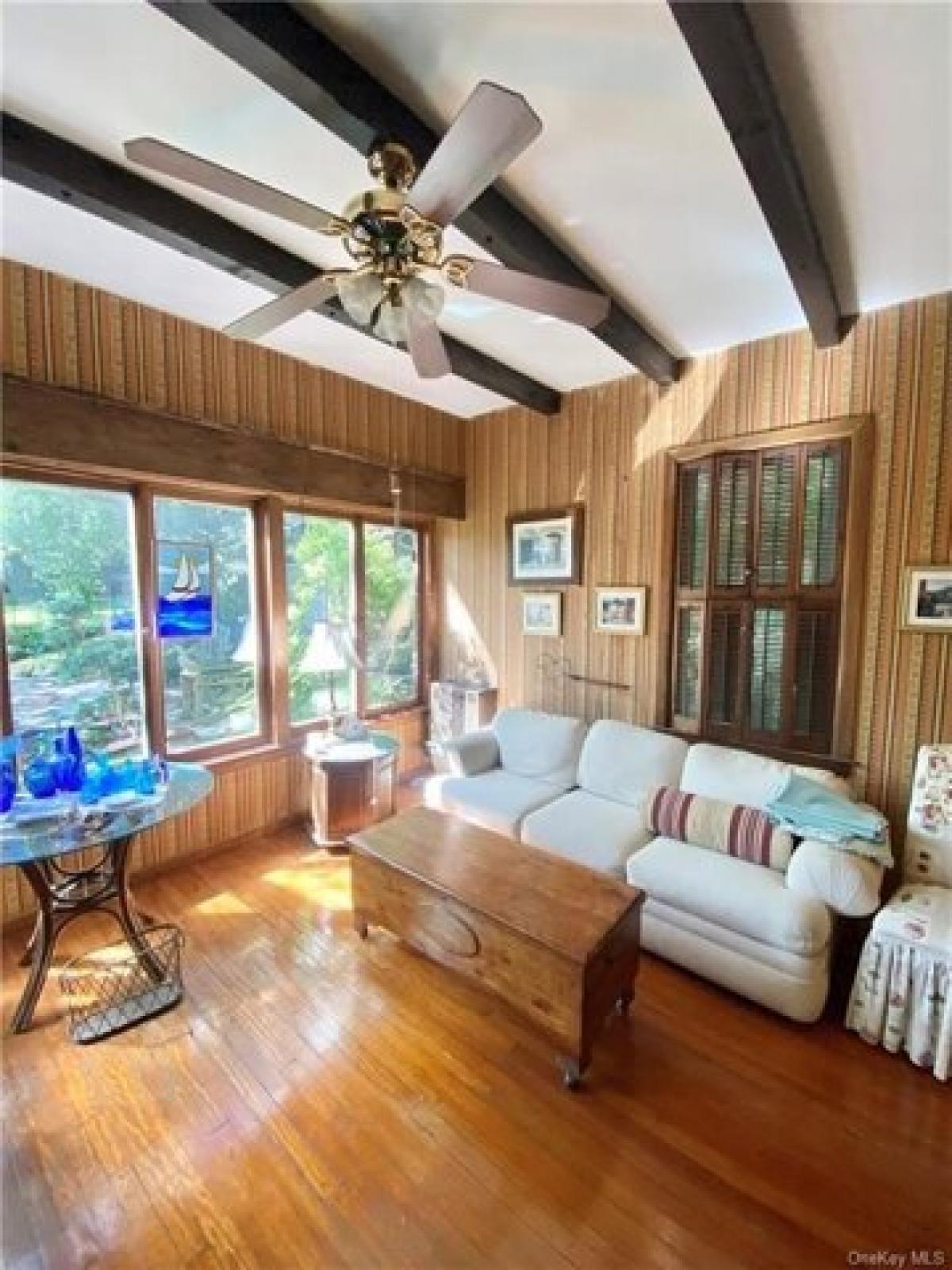 Picture of Home For Sale in Dobbs Ferry, New York, United States