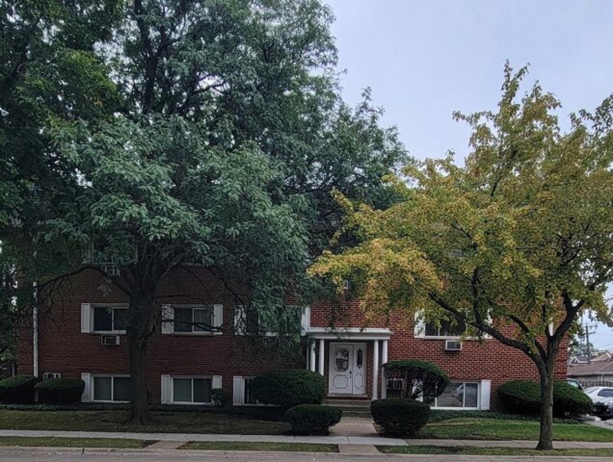 Picture of Home For Sale in Oak Park, Illinois, United States