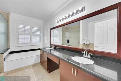 Home For Sale in Coconut Creek, Florida