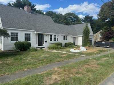 Home For Sale in Lynnfield, Massachusetts