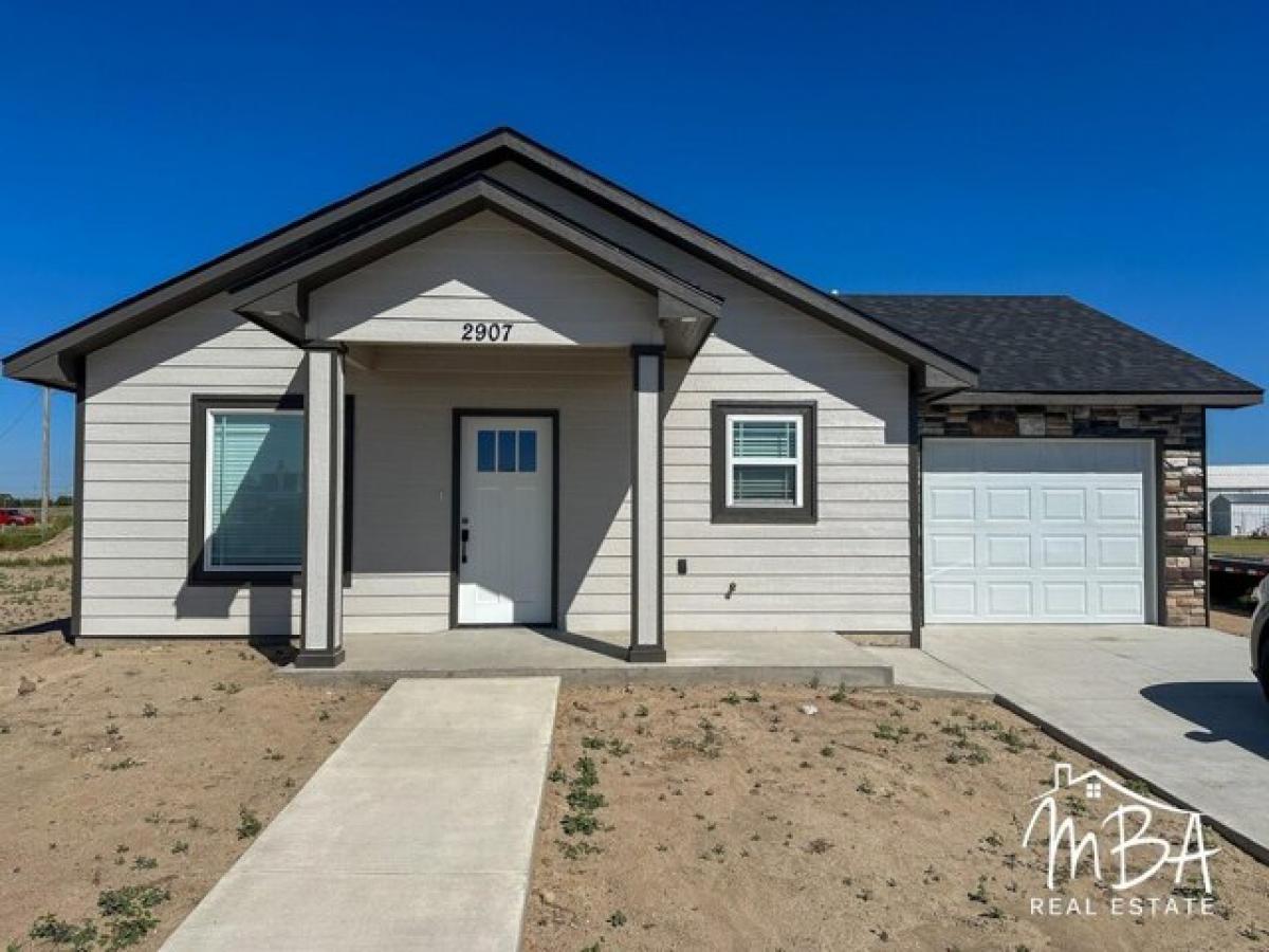 Picture of Home For Sale in Garden City, Kansas, United States