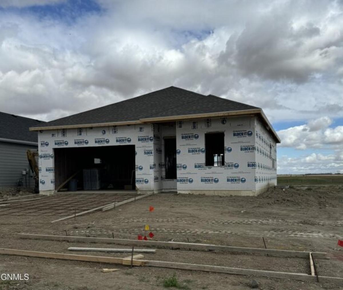 Picture of Home For Sale in Williston, North Dakota, United States