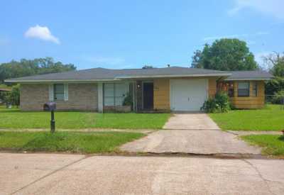 Home For Rent in Orange, Texas