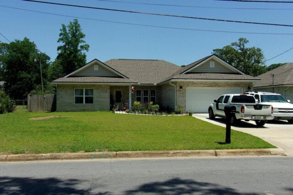 Picture of Home For Sale in Crestview, Florida, United States