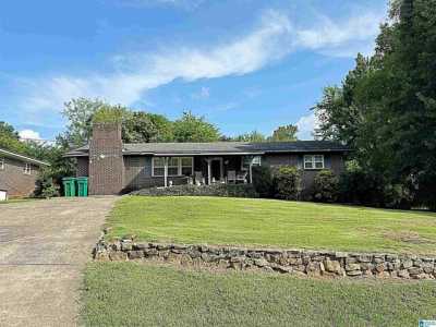 Home For Sale in Pleasant Grove, Alabama