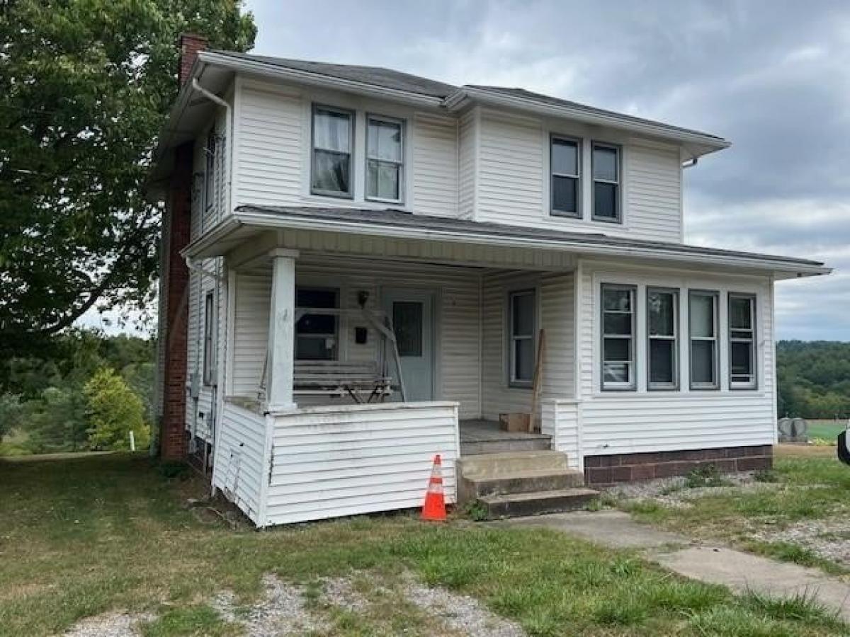 Picture of Home For Sale in West Liberty, West Virginia, United States