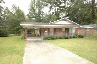 Home For Sale in Columbia, Mississippi