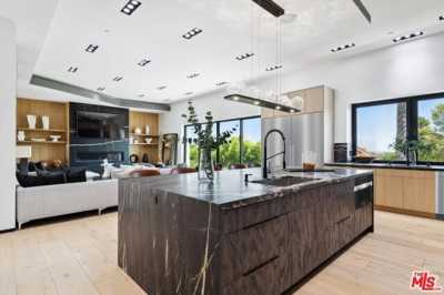 Home For Sale in Tarzana, California