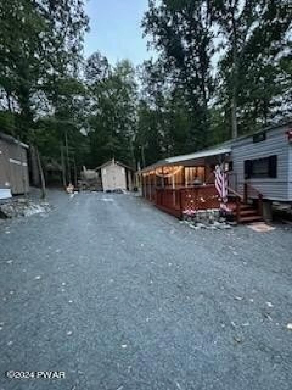 Picture of Home For Sale in Milford, Pennsylvania, United States