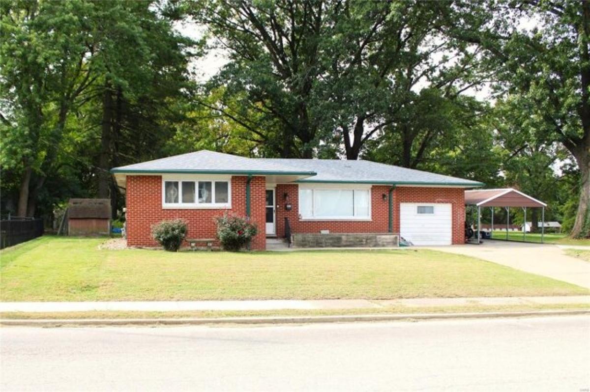 Picture of Home For Sale in Alton, Illinois, United States