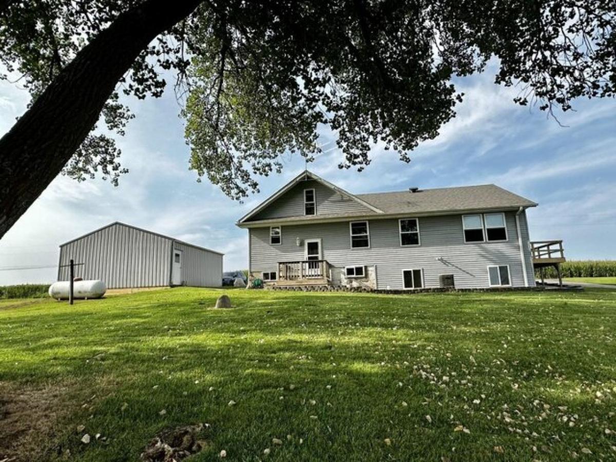 Picture of Home For Sale in Chadwick, Illinois, United States