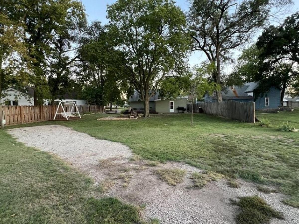 Picture of Home For Sale in Glen Elder, Kansas, United States